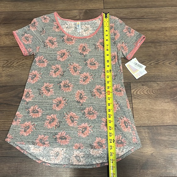 NWT lularoe classic t XS - Picture 5 of 6